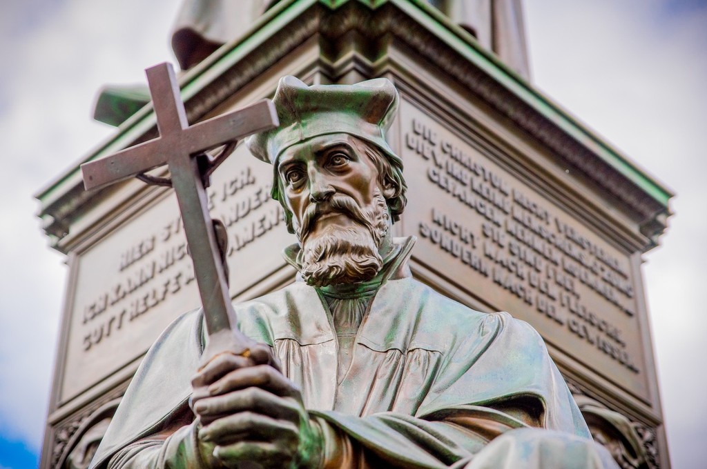 statue-3289800_1920