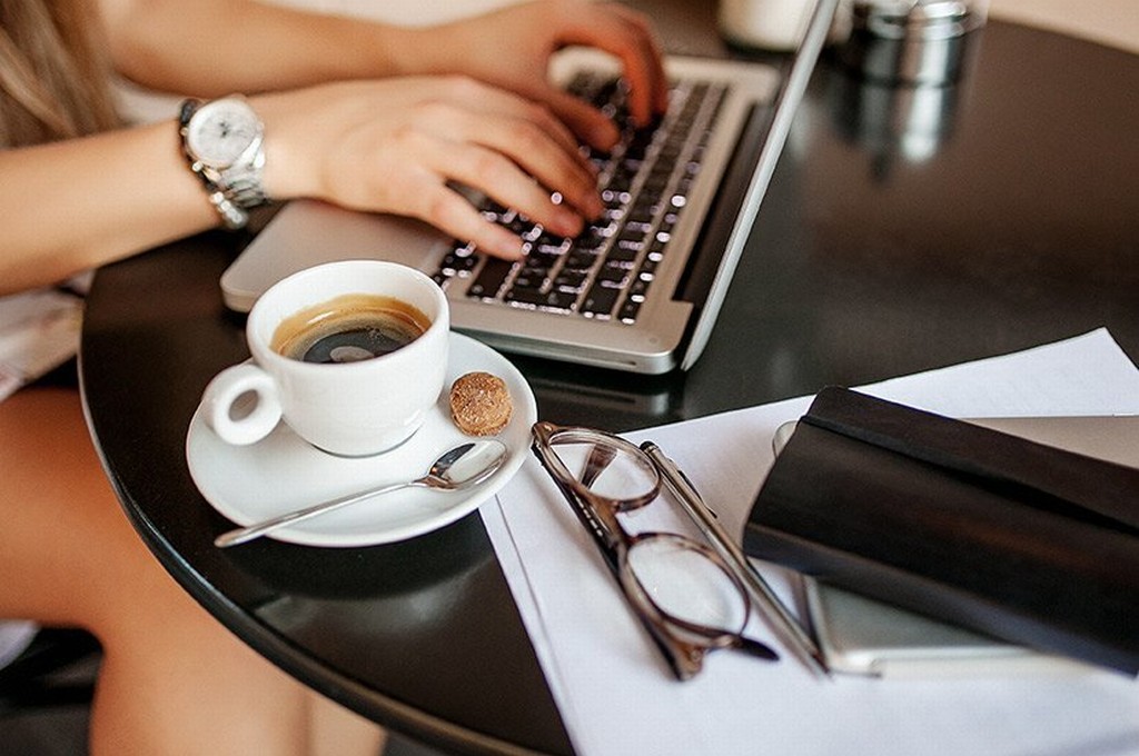 business-computer-cafe-coffe-laptop business-computer-cafe-coffe-laptop