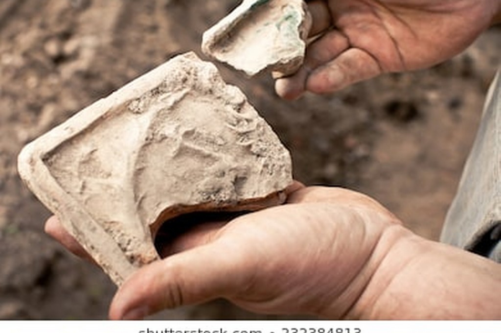 people-samples-archeology-hands-260nw-232384813 people-samples-archeology-hands-260nw-232384813