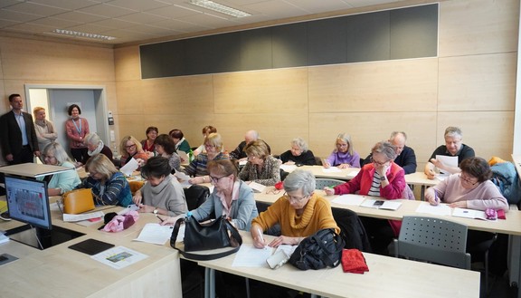Na půdě FIM UHK vzniká inovativní aplikace, která pomáhá seniorům učit se vlastním tempem