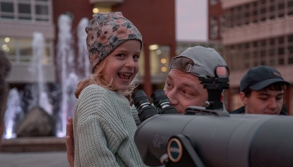  Od buněk po deepfake. Noc vědy na UHK ukázala svět komunikace