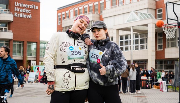 Univerzita Hradec Králové společně vyběhla a&nbsp;podpořila děti ze znevýhodněných rodin