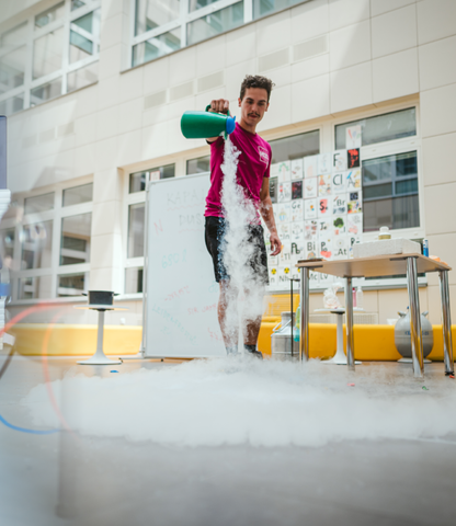 uřitelství fyziky@2x