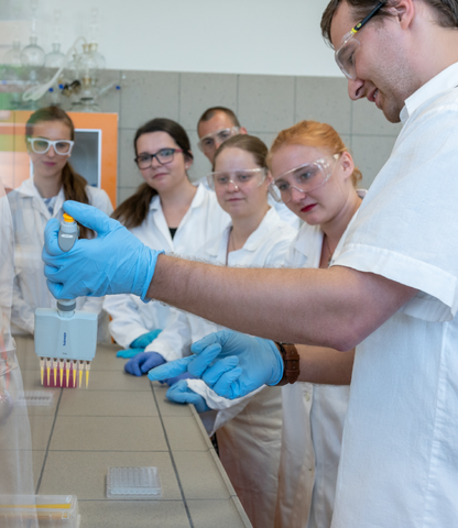 uřitelství chemie@2x