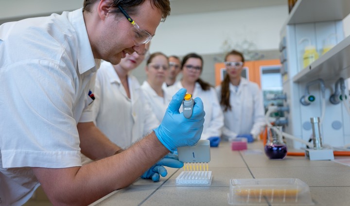 SUMMER SCHOOL OF TOXICOLOGY