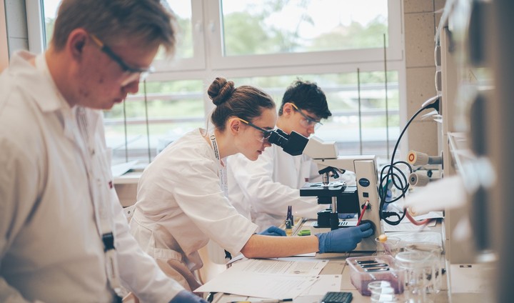 SUMMER SCHOOL OF APPLIED BIOLOGY