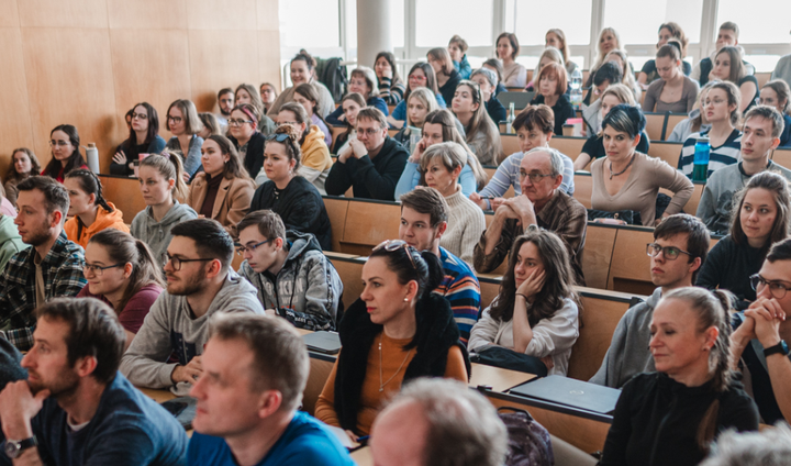 UHK+ mimořádné studium
